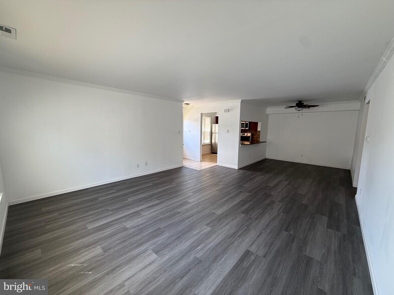 Building Photo - 1705A Heatherstone Ct