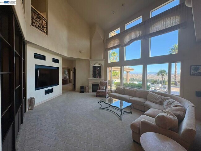 Building Photo - 3511 Country Club Pl
