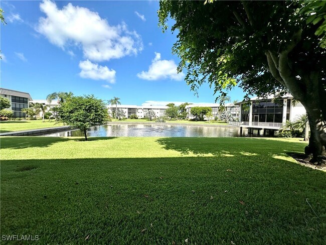 Building Photo - 788 Park Shore Dr