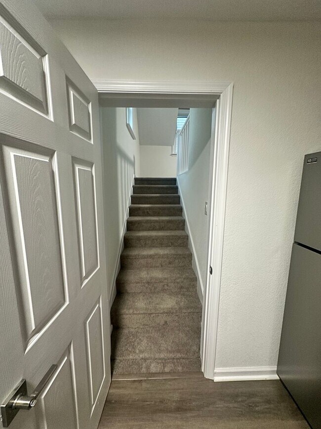 Building Photo - Newly renovated house for lease!