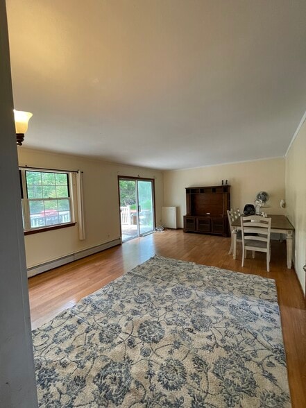 Building Photo - 257 Lake Rd