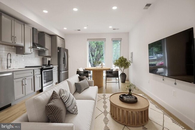 Building Photo - 4339 Harrison St NW