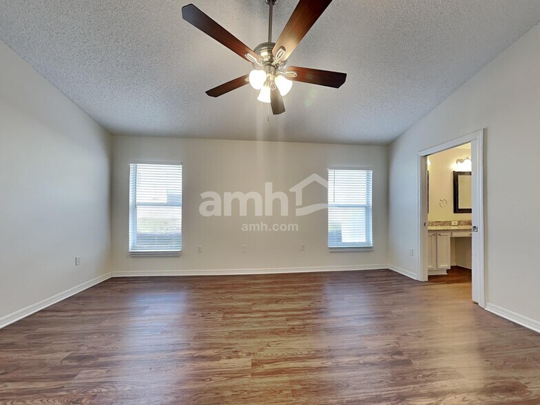 Building Photo - 30707 Pga Dr