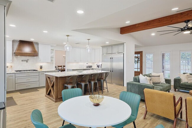 Building Photo - 2368 County Road 852-SI ID1055509P