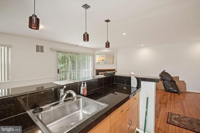 Building Photo - 10400 Parthenon Ct
