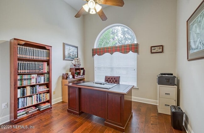 Building Photo - 8205 Bay Tree Ln