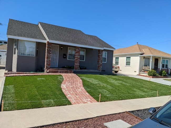 Building Photo - 3318 W 157th St