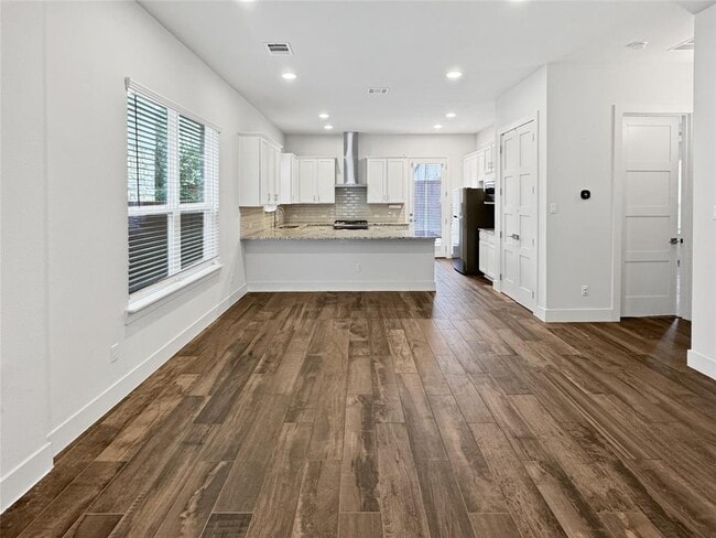 Building Photo - 1304 Westborough Ln