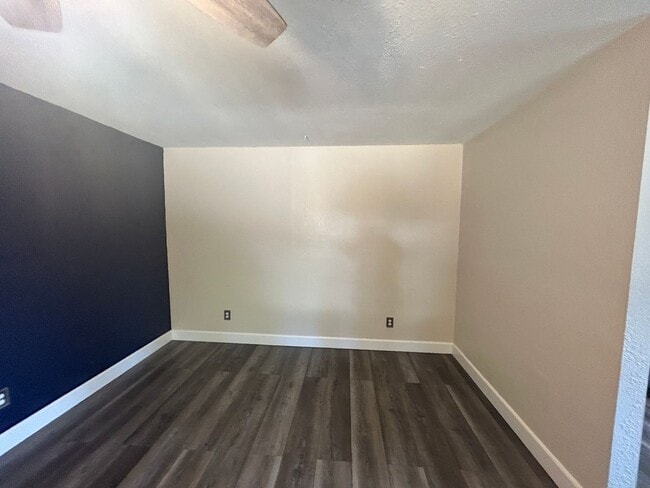 Building Photo - Quaint 1 Bedroom near Condon Park