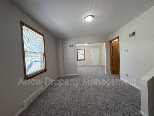Building Photo - 1309 S 10th St