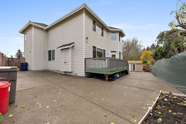 Building Photo - Immaculate 4-Bed Federal Way Home | Smart ...