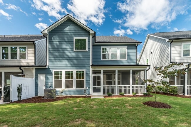 Building Photo - Stunning and spacious end-unit townhome in North Raleigh!