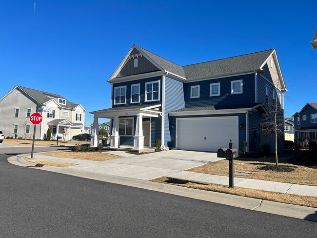 Building Photo - 4 Bedroom, 3.5 Bath Condo in Coveted Spenc...