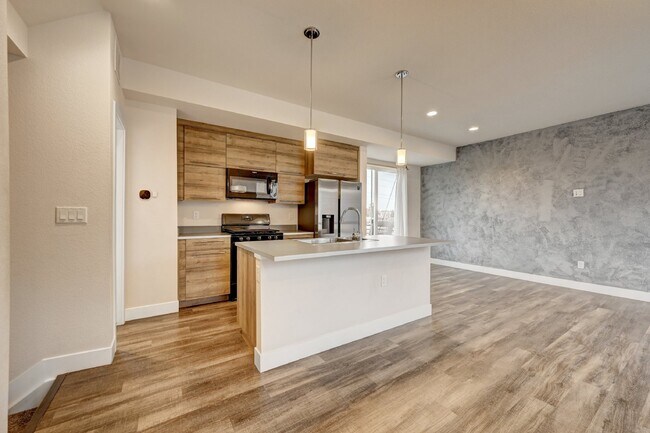 Building Photo - $2,795 - 3 bed, 3.5 bath located in Lakewood with AC, and In Unit Laundry!