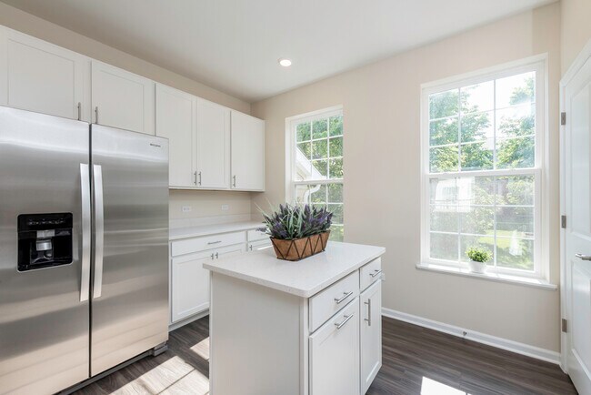 Building Photo - 804 Neubauer Circle