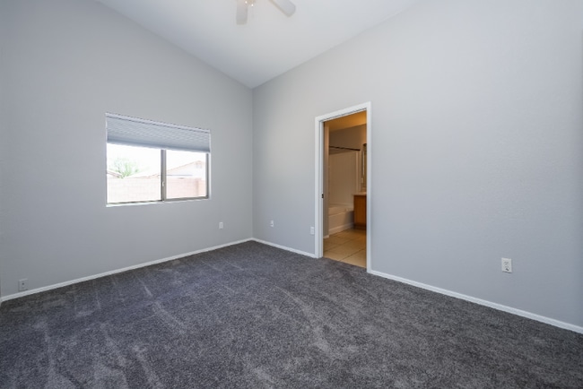 Building Photo - 6807 W Quailwood Way