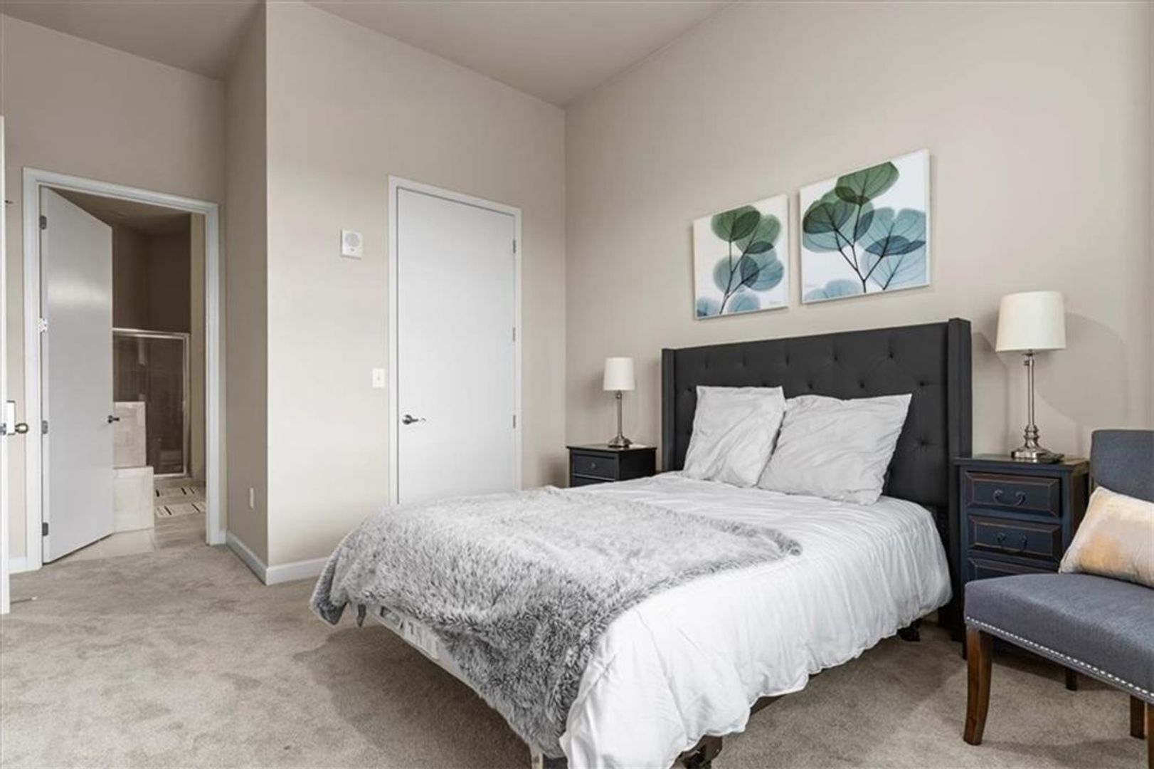 Building Photo - 711 Cosmopolitan Dr NE