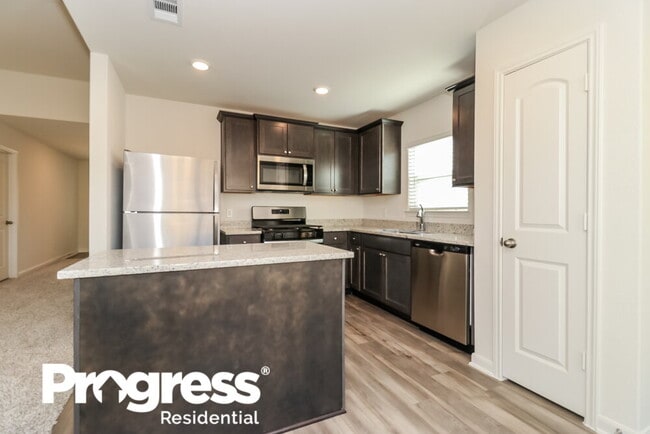 Building Photo - 1313 Woodwinds Dr