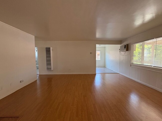 Building Photo - La Mar 4-Plex (25280) (DD)