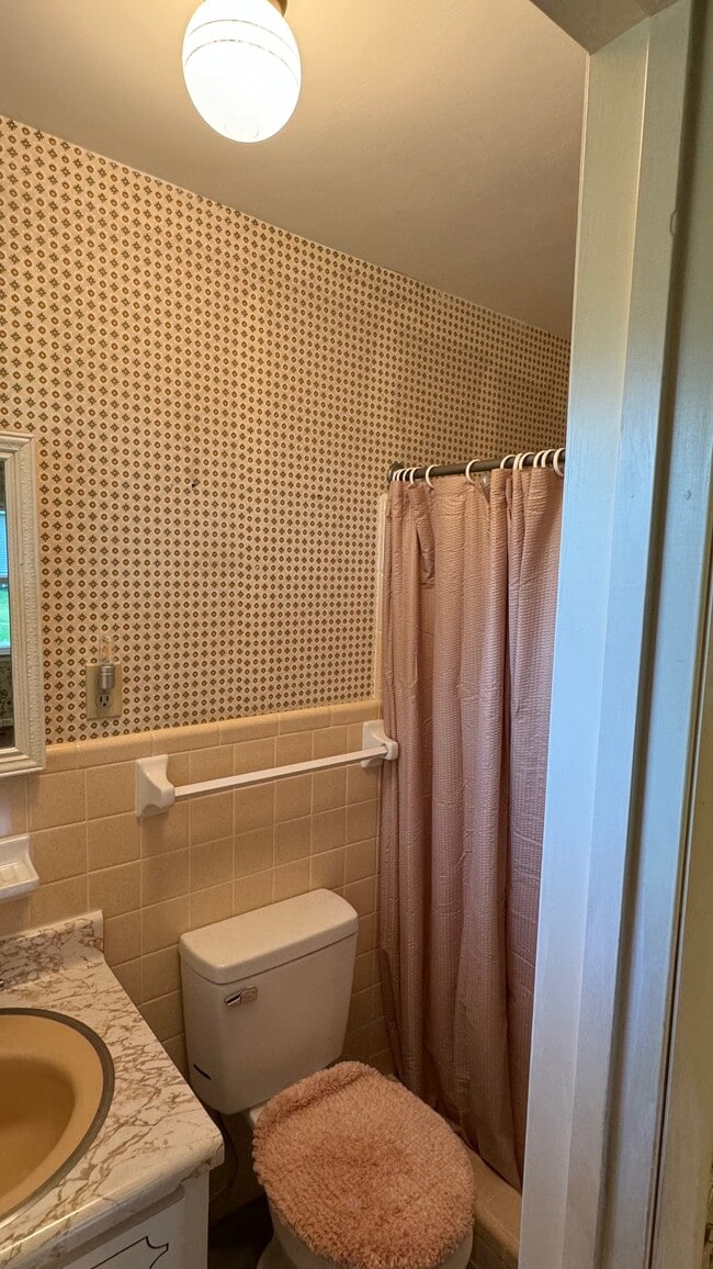 Building Photo - 220 Wilkins Ave