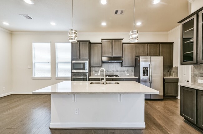 Building Photo - 1504 Peyton Oaks Pl