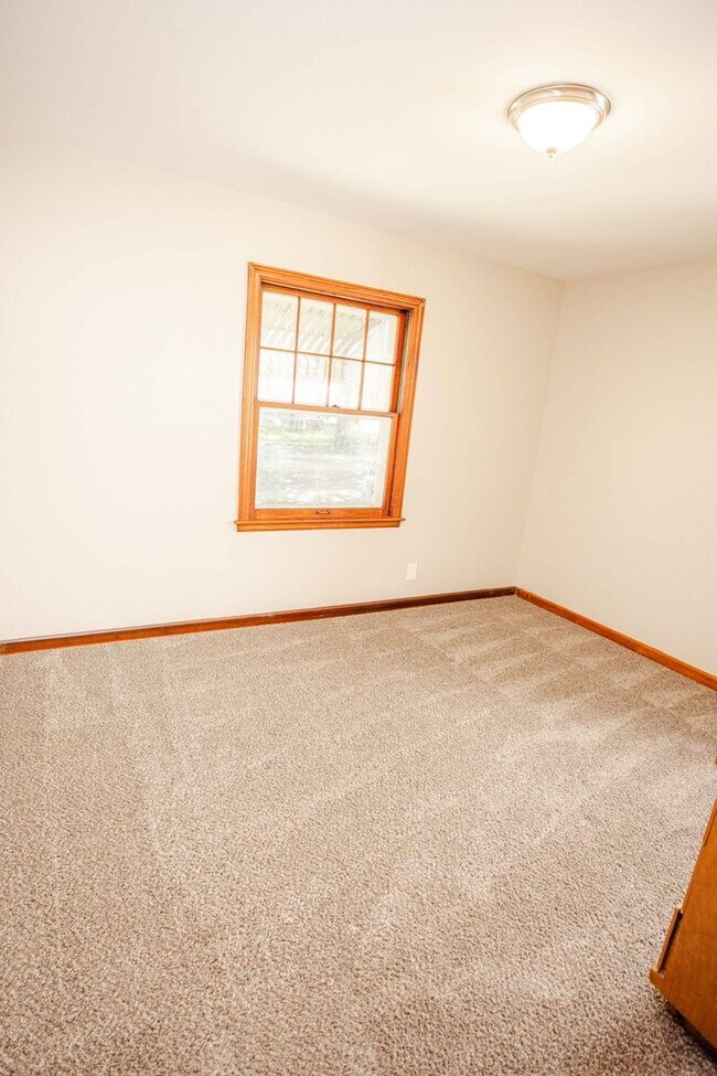 Building Photo - 3428 Beaumont Dr