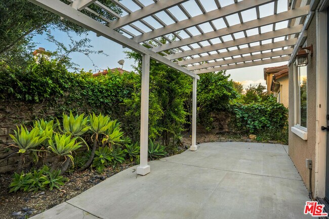 Building Photo - 24130 Tango Dr