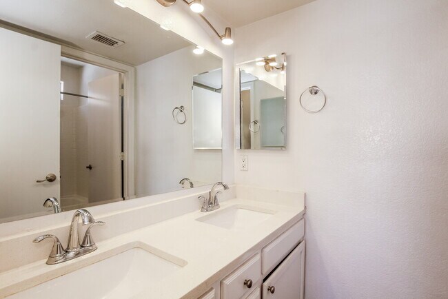 Building Photo - 6782 W Tina Ln