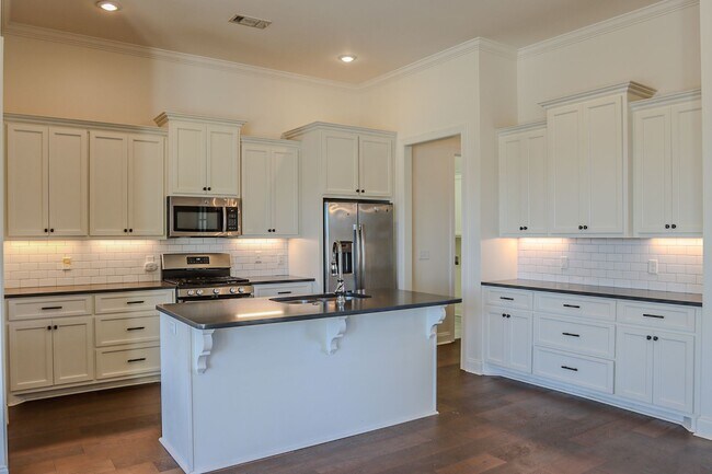 Building Photo - Tuscan Ridge Home