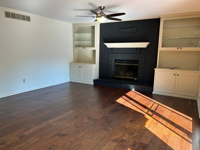 Building Photo - 4 Bedrooms with Finished Basement and Bonu...