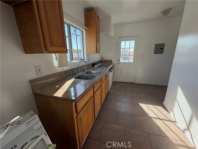 Building Photo - 358 Magnolia Ave