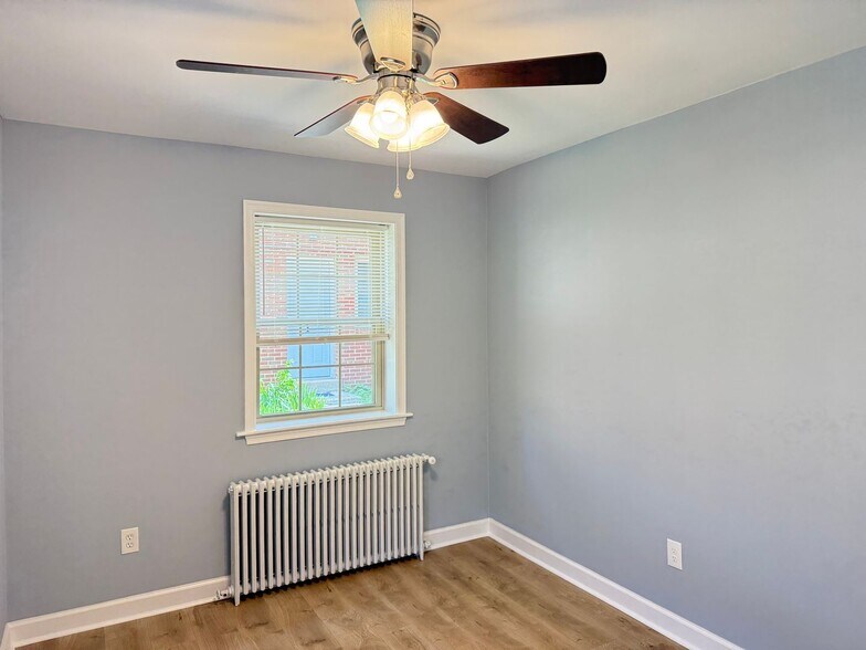 Building Photo - 8716 Plymouth St