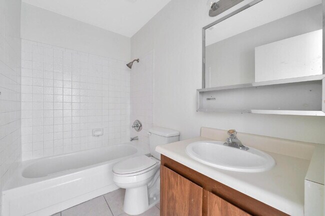 Building Photo - 2257 Exeter Dr