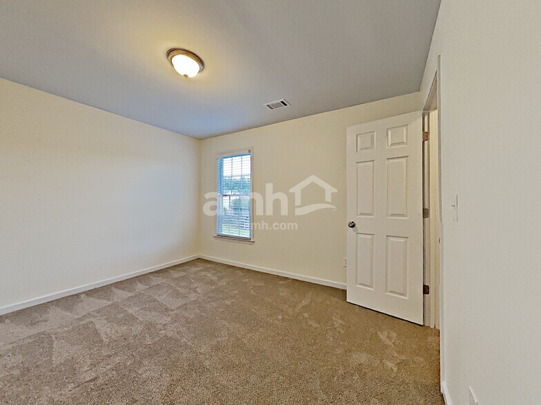 Building Photo - 1217 Rocky Branch Tr