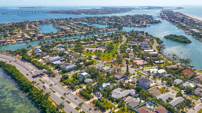 Building Photo - 3310 E Maritana Dr