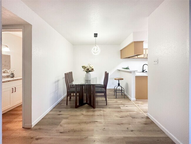 Building Photo - 9350 Country Creek St