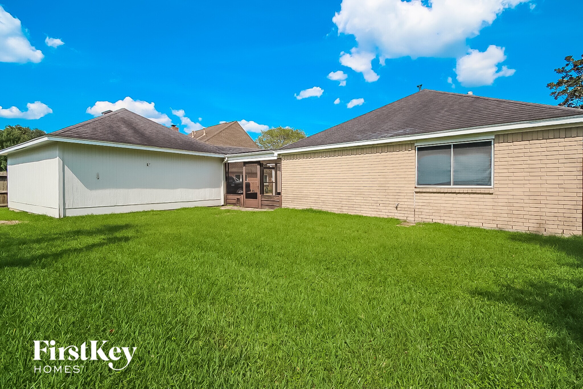 Building Photo - 2303 Prestwick Dr