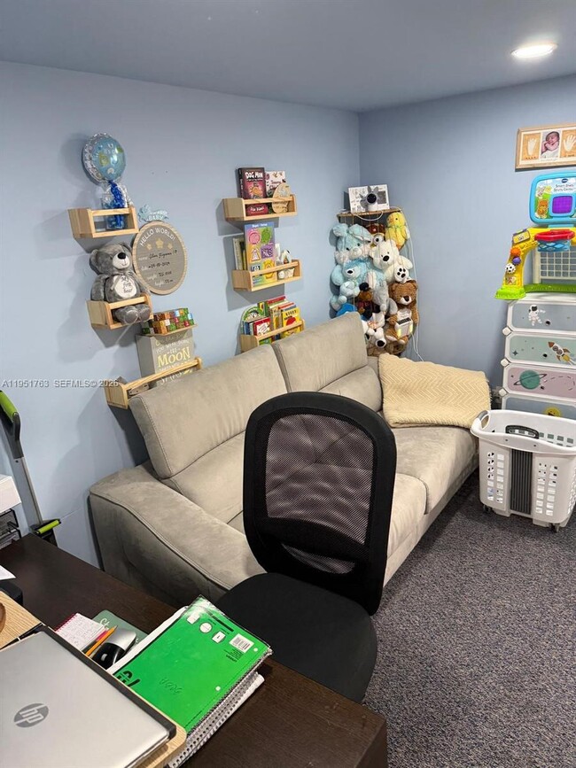 Building Photo - 1041 SW 111th Ave