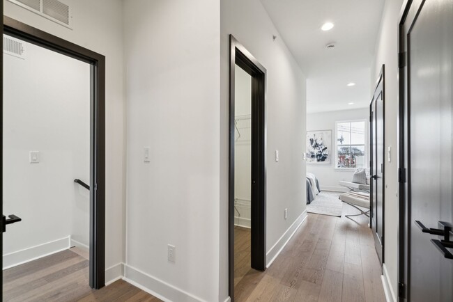 Building Photo - Brand New Townhome in Brewerytown