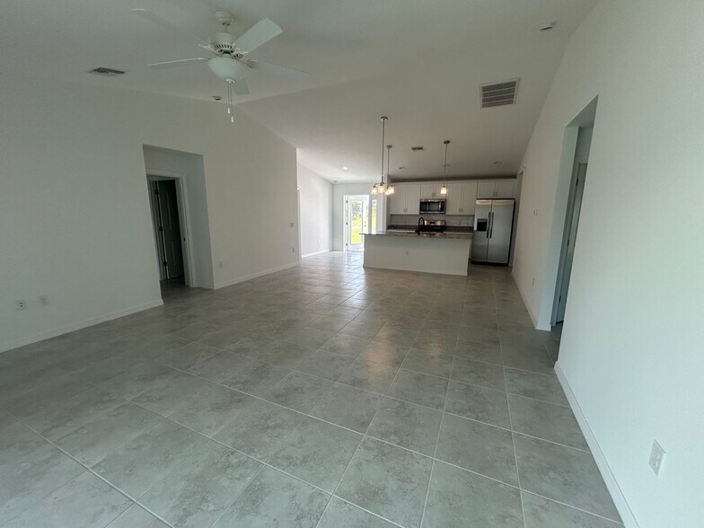 Building Photo - New Construction 4/2