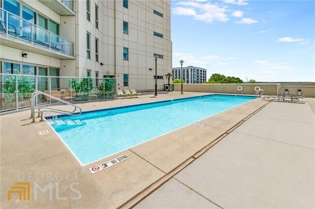 Building Photo - 1100 Howell Mill Rd NW