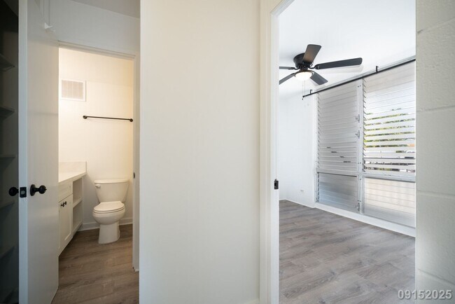 Building Photo - $2,900/mo | 2BR | 1BA | 620 sq. ft. | Move...