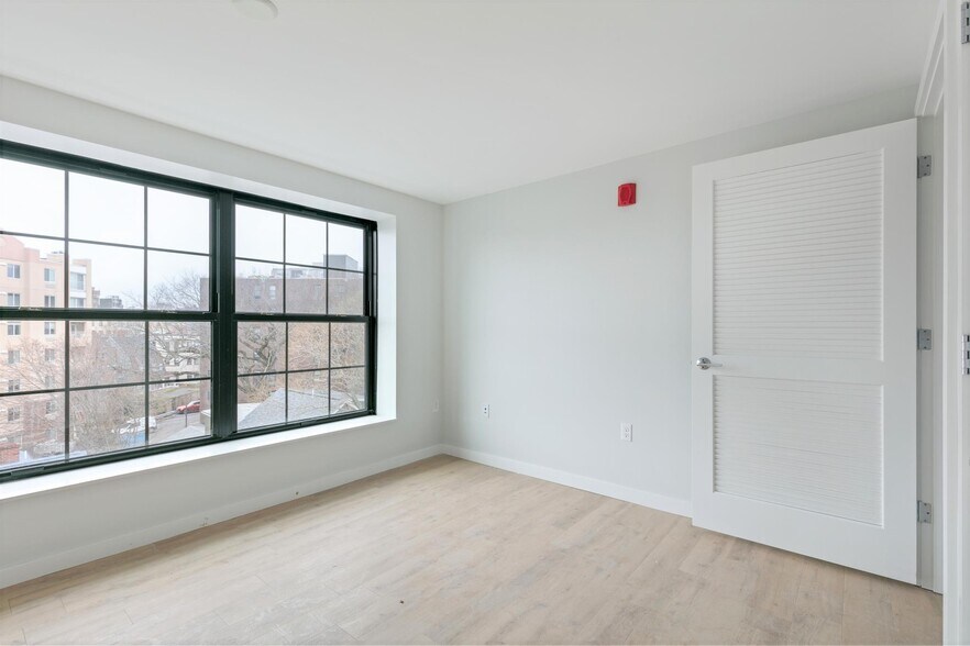 Building Photo - 22 Soden St
