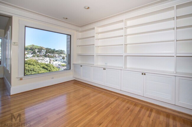Building Photo - Eureka Valley/Castro 4 Bed + Bonus Room, 3 Bath, 2 Car Garage, City & Valley Views