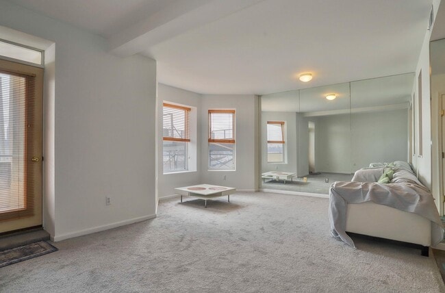 Building Photo - 941 JFK Blvd E