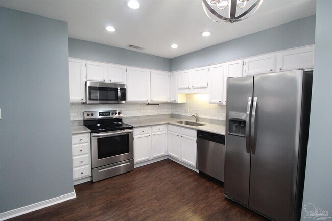 Building Photo - 2709 Chicago Ct