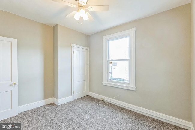 Building Photo - Spacious & Updated Grays Ferry Rowhome Near Parks and Center City — Accepting ALL PHA voucher hol...