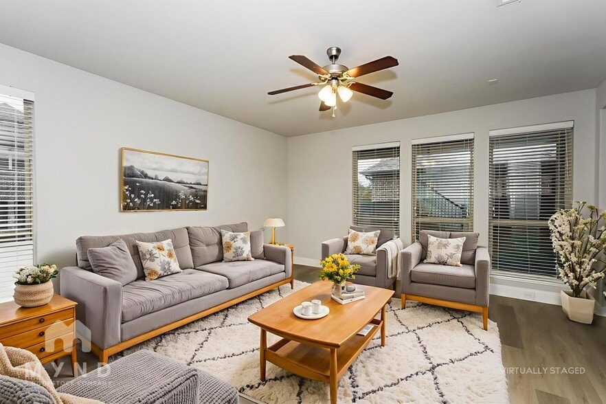 Building Photo - 120 Knight of Realm Blvd