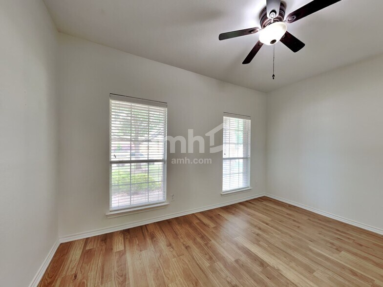 Building Photo - 1231 Spanish Moss Dr