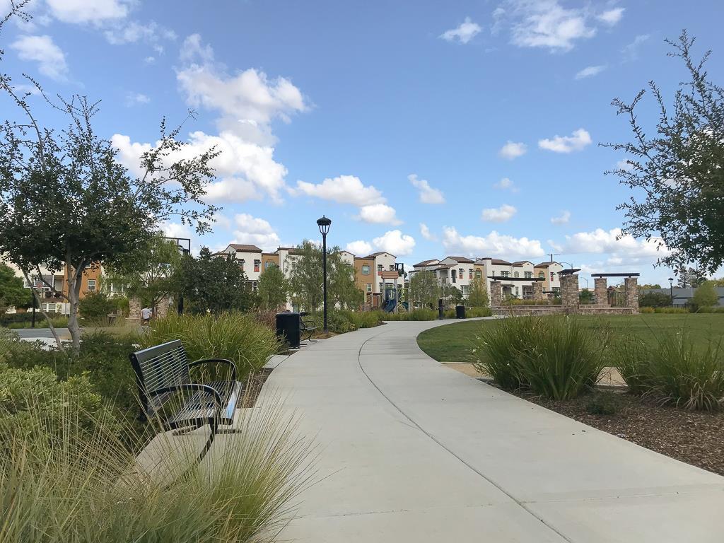 Building Photo - 353 Esfahan Ct